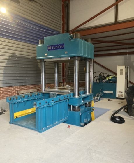 New 1000 Tonne press 2